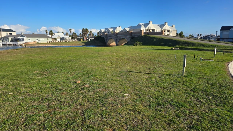 Commercial Property for Sale in Marina Martinique Eastern Cape